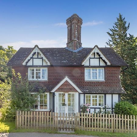 Danny Lodge - Country Cottage Near Brighton By Huluki Sussex Stays Hurstpierpoint Exterior photo